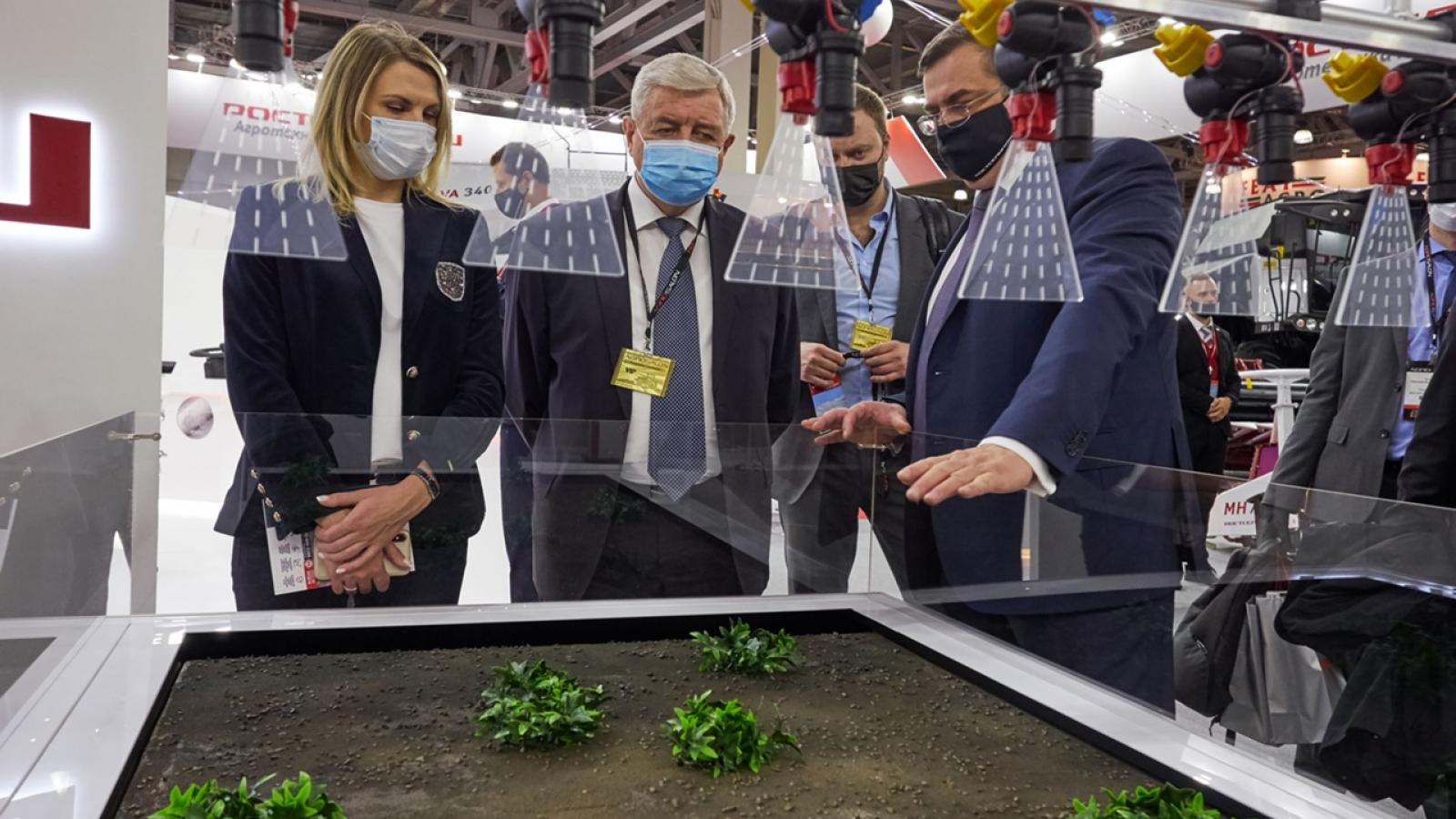 Представители власти на Агросалон 2020